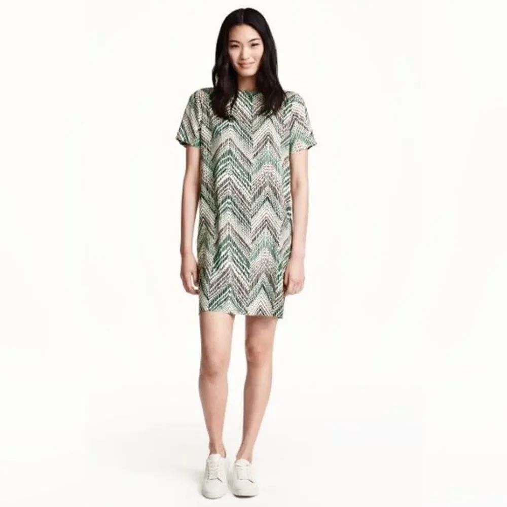 ✨H&M Short Sleeve Sz 8 Dress✨
